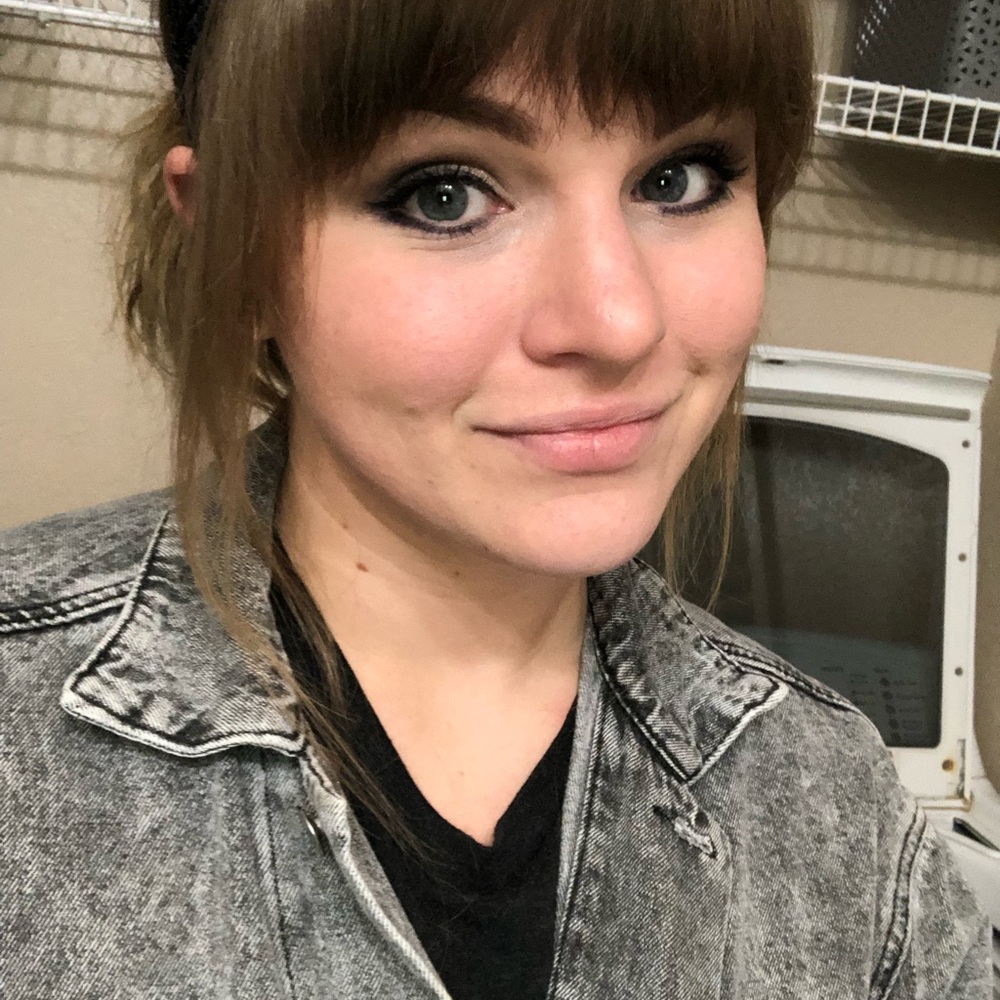 Meet your Posher, Casey